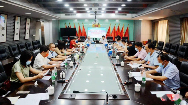 電白區(qū)政協(xié)委員調(diào)研圖書(shū)館、綜合檔案館和規(guī)劃展覽館設(shè)計(jì)建設(shè)情況