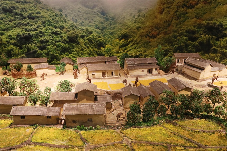 場(chǎng)景復(fù)原可以通過(guò)哪些文物和資料來(lái)進(jìn)行參考和研究？