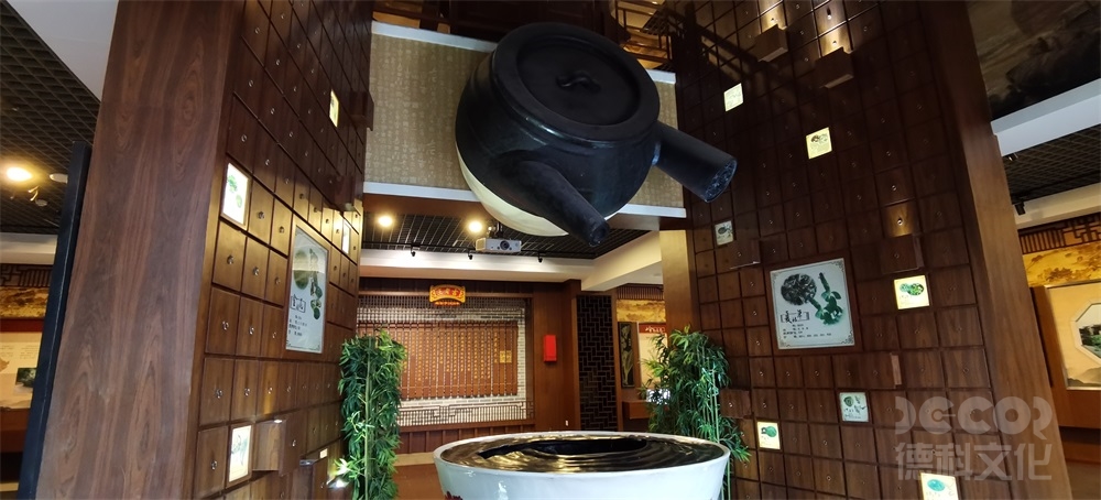 博物館裝修如何利用展示柜和展示架來保護(hù)和展示展品？