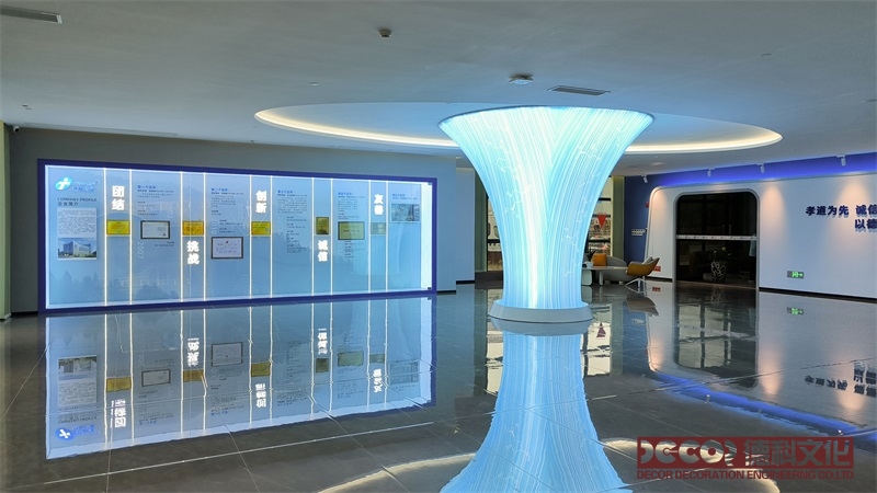 在展館設(shè)計(jì)中，互動(dòng)性設(shè)計(jì)也是提升觀眾體驗(yàn)的重要手段